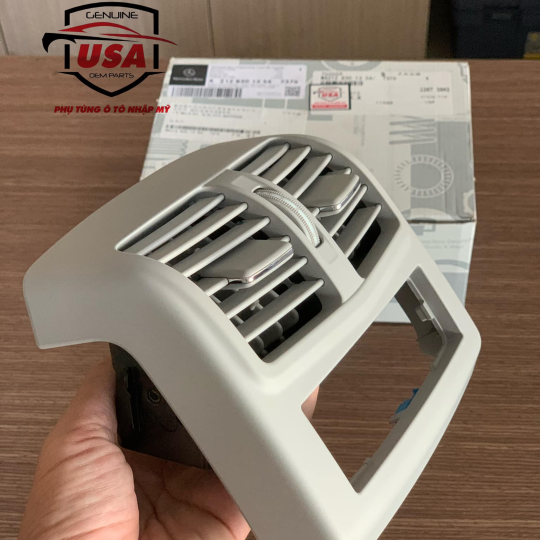 Ốp cửa gió sau Mercedes E class W212 - A2128301354